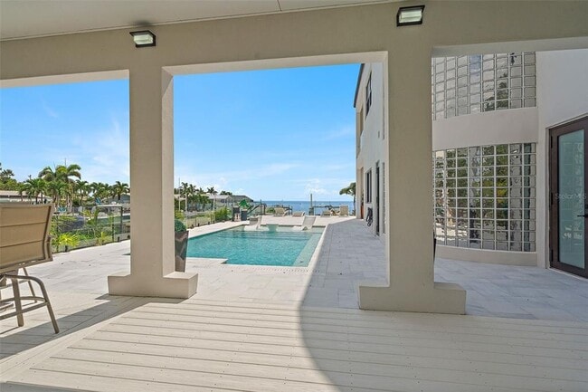 Building Photo - 585 Dolphin Ave SE