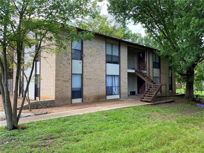 Building Photo - 239 Craddock Ave