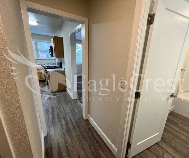 Building Photo - Sumach Four-Plex