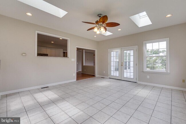 Building Photo - 12798 Thacker Hill Ct