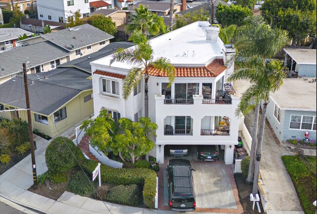 Building Photo - 223 W Avenida Palizada