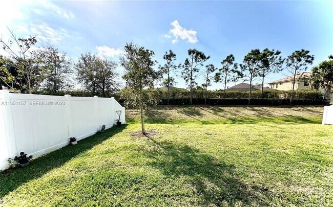 Building Photo - 11349 SW Lyra Dr.