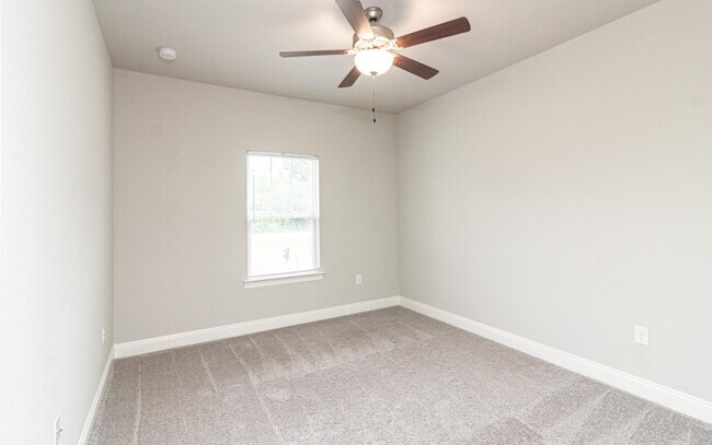 Building Photo - 9209 Ridge Rd