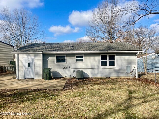 Building Photo - 7220 Harborton Way