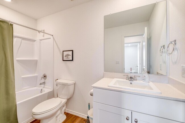 Building Photo - 2700 Schwartz Ln