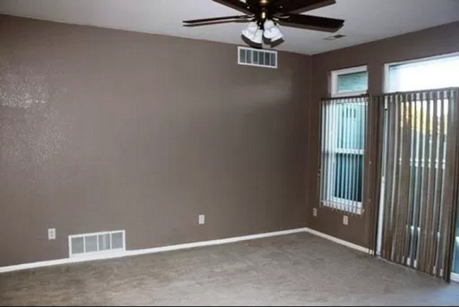 Building Photo - Commuter’s Dream! Spacious 3BD/2BA Cherry ...