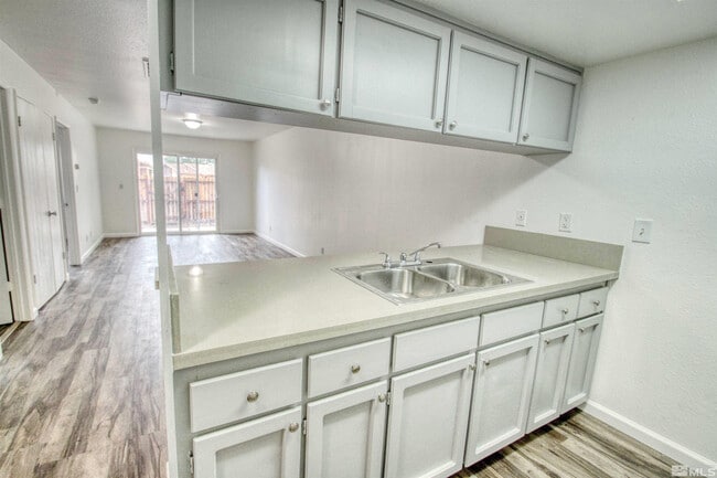 Building Photo - 380 Jill Ct