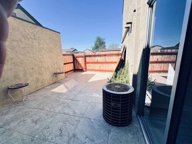 Building Photo - Peaceful 3/1.5 Tierrasanta Condo - Villa M...