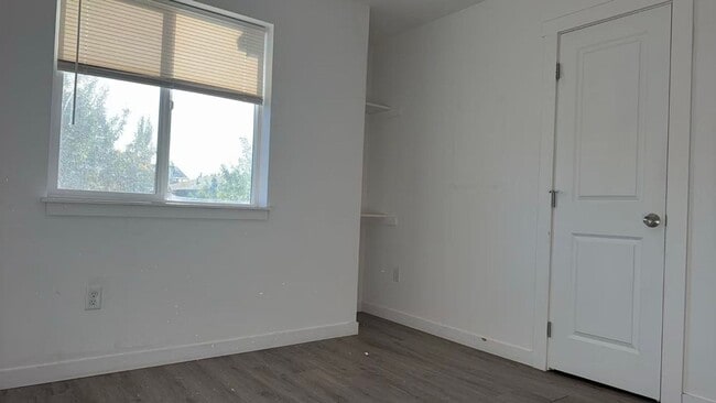 Building Photo - 815 SW 8th St