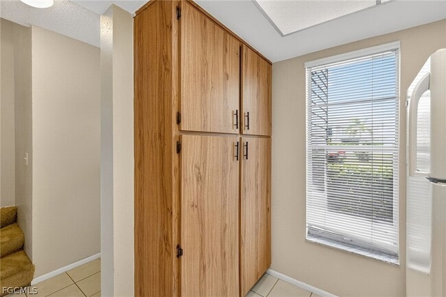 Building Photo - 4641 SW Santa Barbara Pl