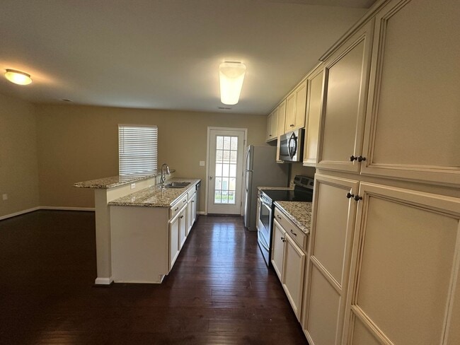 Building Photo - Tavern Grove Townhome in Campbell County-N...