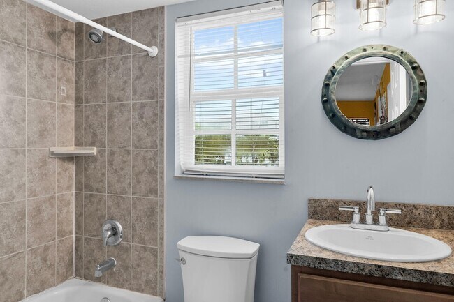 Building Photo - 21 Poinciana Dr