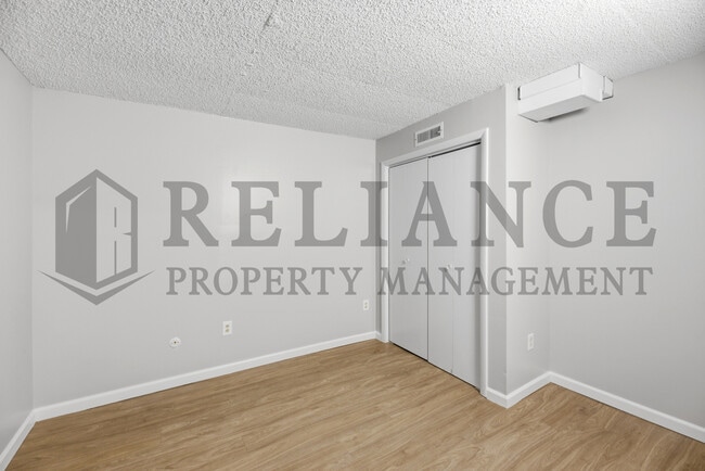 Building Photo - 1908 N Jeanette St