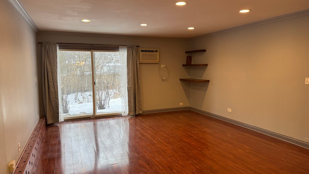 Building Photo - 9S060 Lake Dr