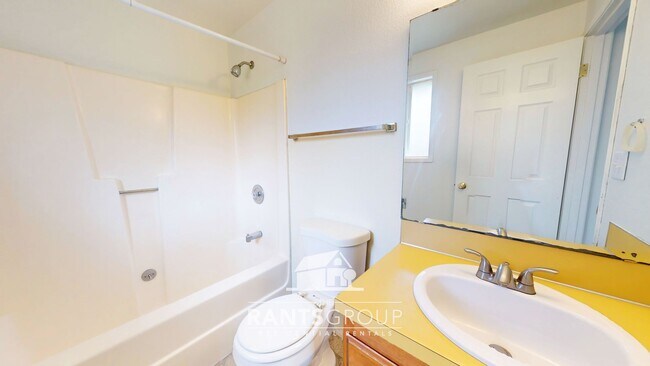 Building Photo - Spacious 3-Bed 2-Bath Tumwater Home with Large Yard! Close to I-5!