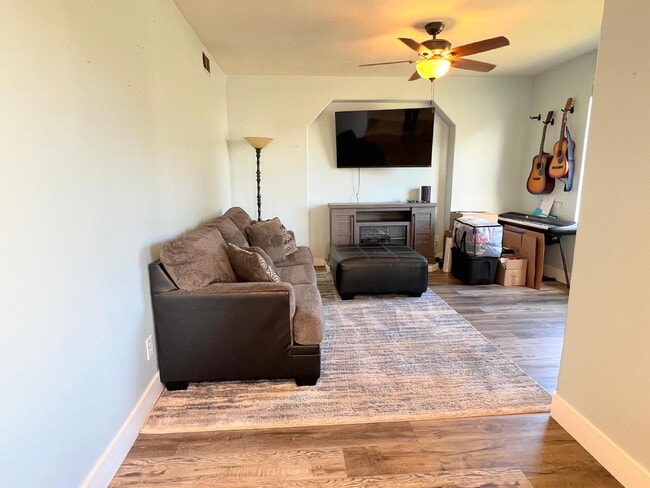 Building Photo - Pets Welcome- Charming 2-Bedroom Home with Fenced Yard in Roosevelt