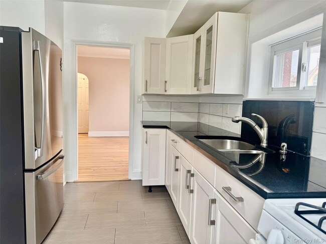 Building Photo - 79-80-80 77th Rd