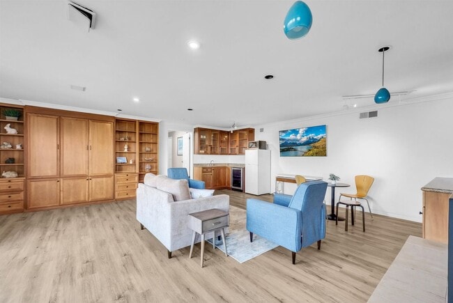 Building Photo - Living On Top Of The World