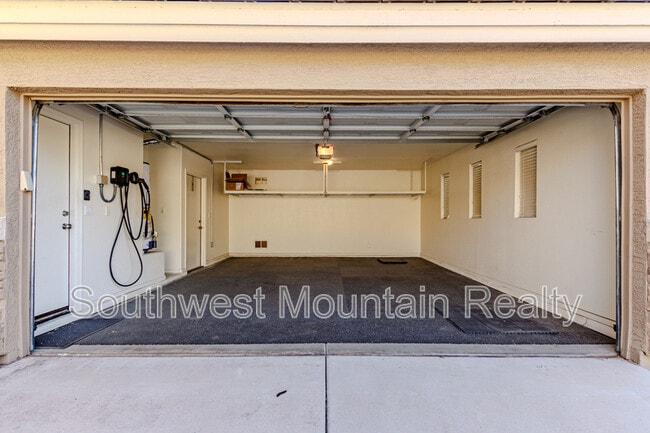 Building Photo - 1149 N Cholla St