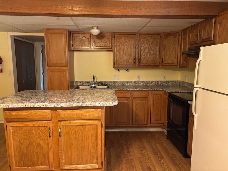 Building Photo - 142 Townsend Ct