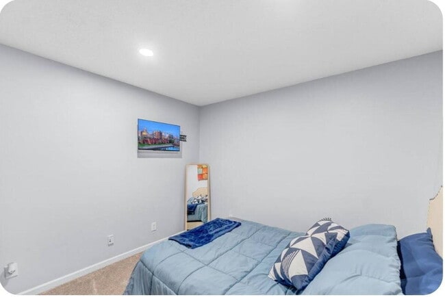 Building Photo - Furnished 1-Bedroom Apartment with Private Entrance and Free Laundry
