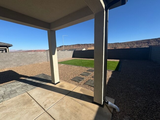 Building Photo - 1547 Ripple Rock Dr