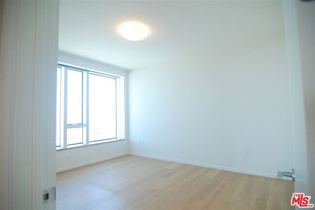 Building Photo - 889 Francisco St