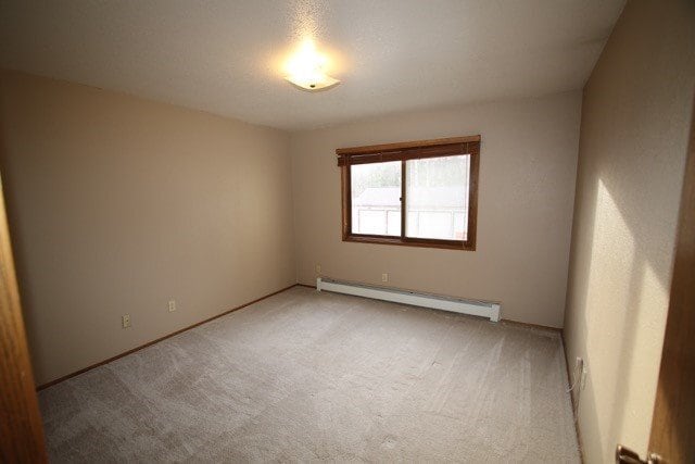 Building Photo - 2 Bedroom Condo on a Lake!