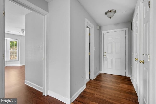 Building Photo - 12209 Fairfield House Dr