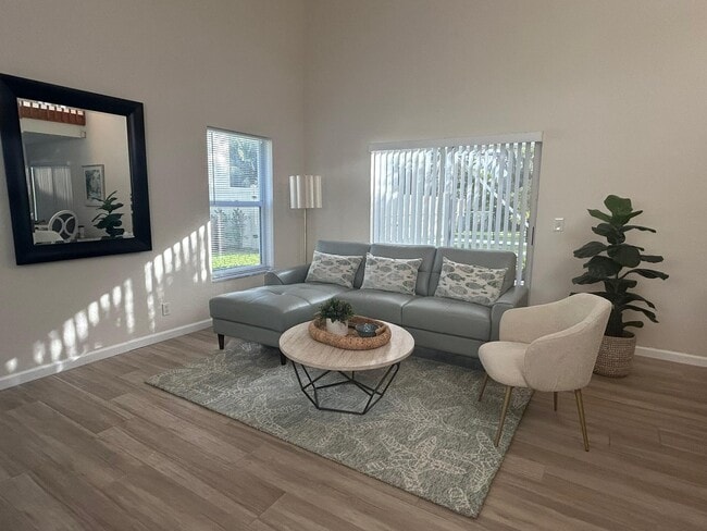 Building Photo - 1140 Staghorn St