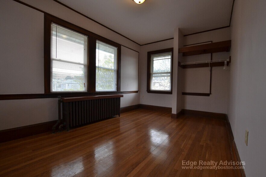 Building Photo - 283 N Harvard St