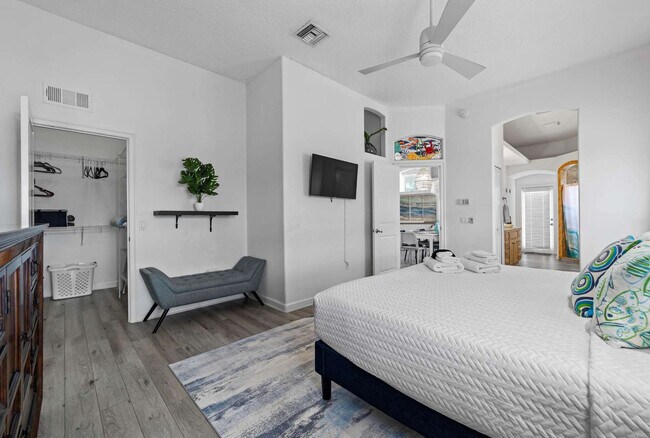 Building Photo - 42 Moody Dr