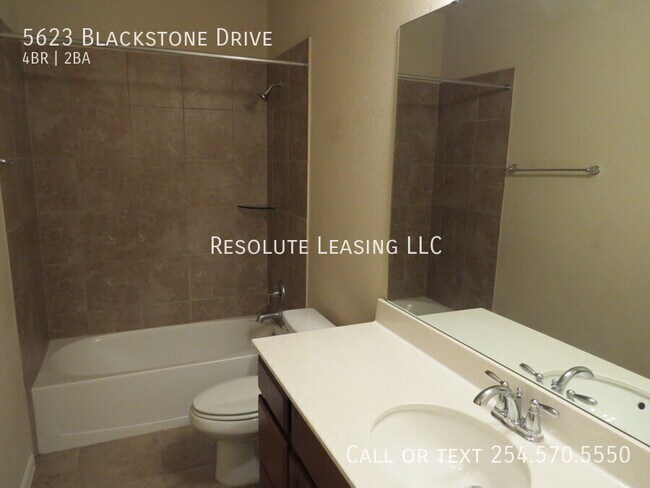 Building Photo - 5623 Blackstone Dr