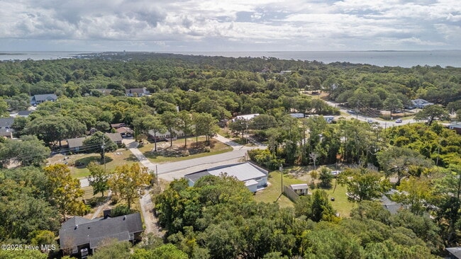Building Photo - 360 Island Rd