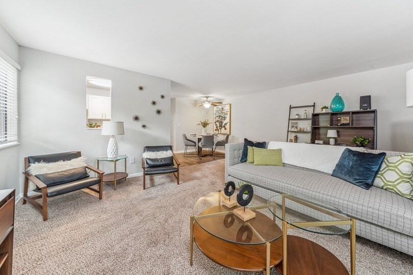 ReNew Woodlake 5001 Byron Center Ave SW Wyoming MI 49519 Apartment