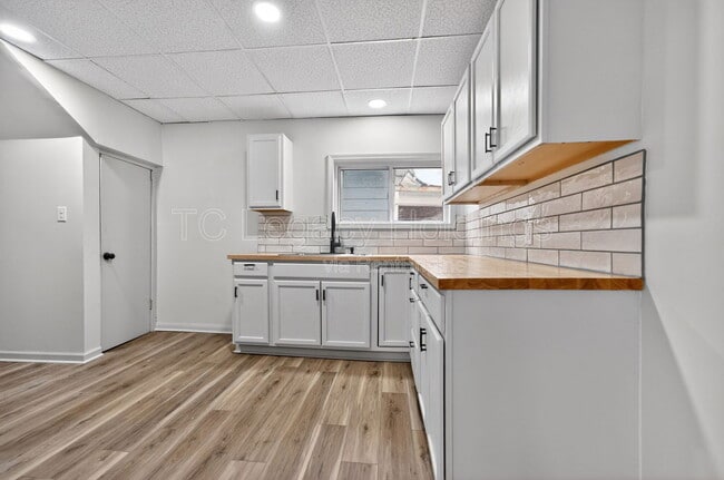 Building Photo - 1409 Hamill Ave