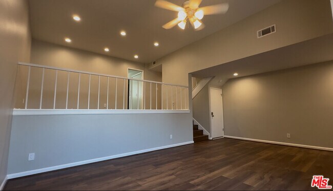 Building Photo - 11260 Overland Ave
