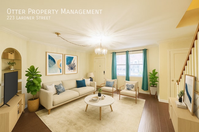 Primary Photo - 223 Lardner St