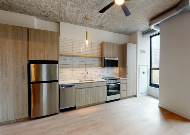 Building Photo - 220 W Institute Pl