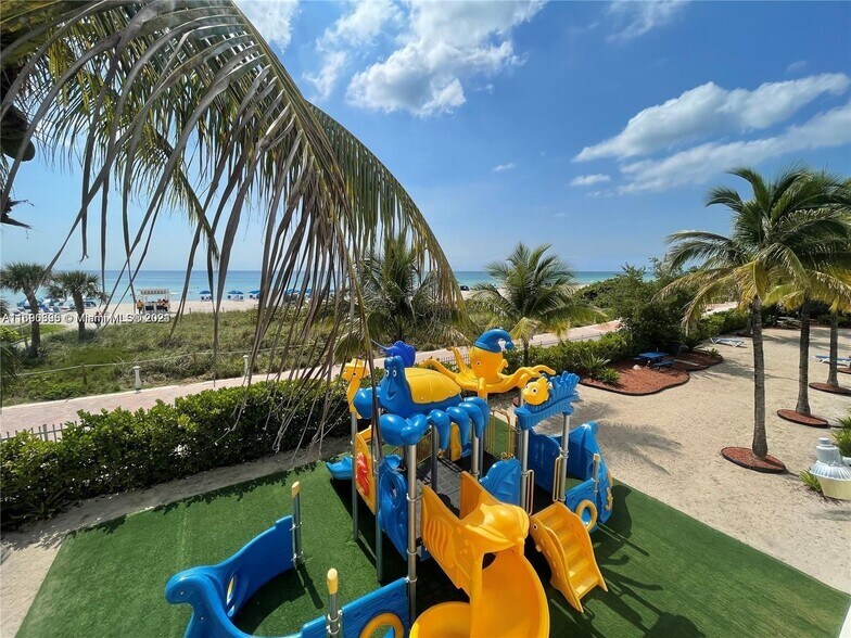 Play area - 6039 Collins Ave