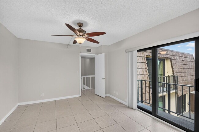 Building Photo - 744 Springdale Cir