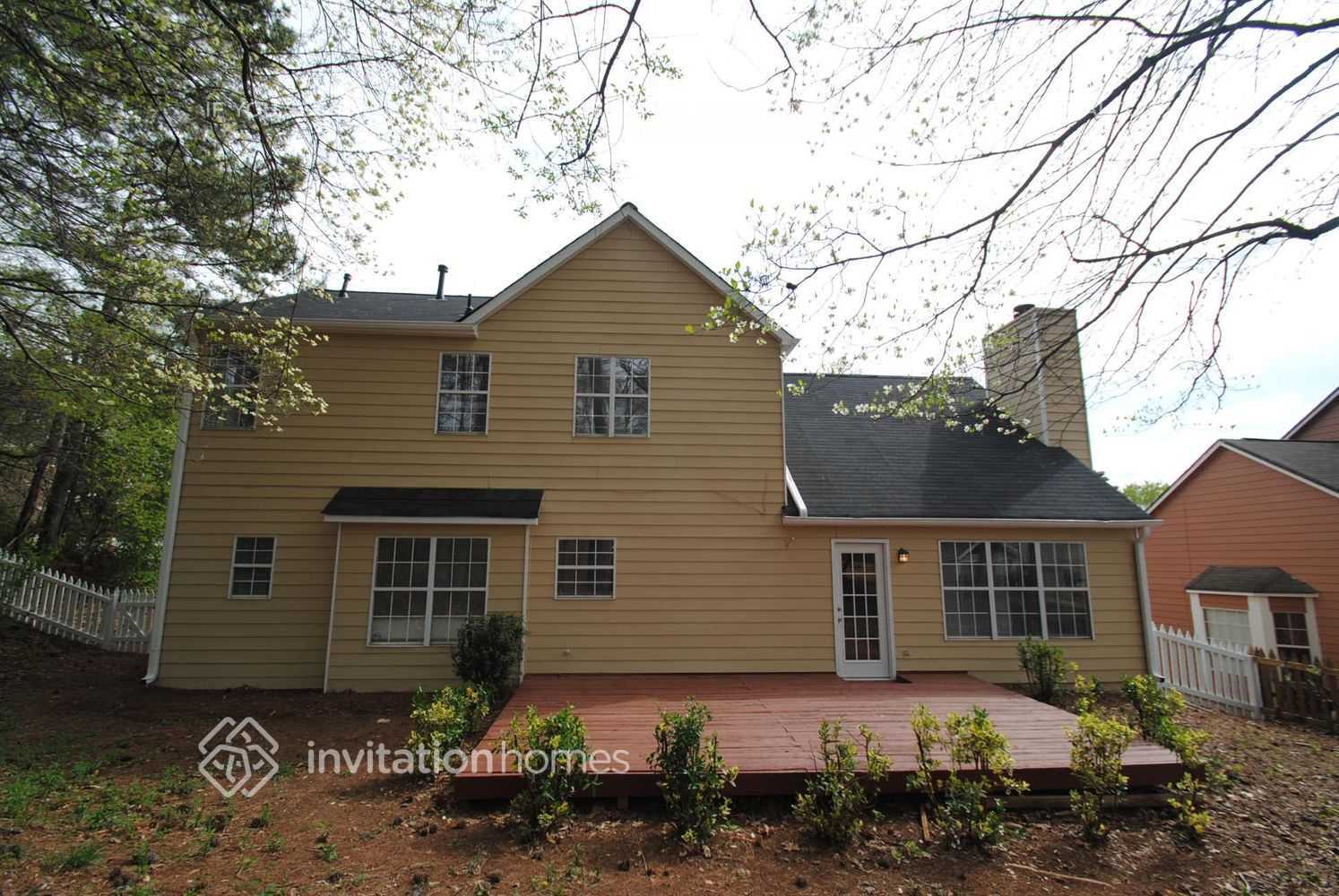Building Photo - 4220 E Meadow Dr