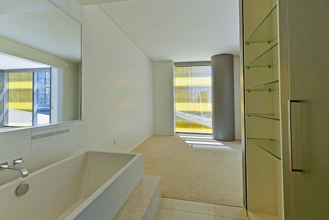 Building Photo - Veer Towers 504W-CityCenter/Aria Fountain ...