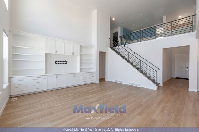 Building Photo - Modern EV Friendly Upgraded 5 BD 4 BA 3 GA...