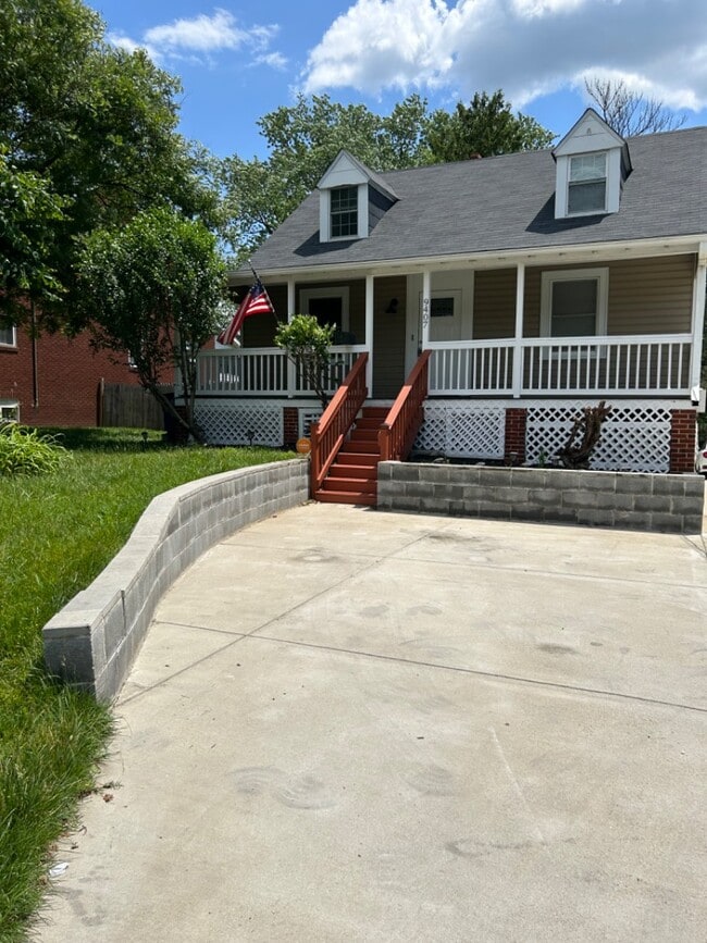 Primary Photo - 9407 Colesville Rd