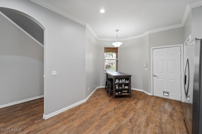 Building Photo - 9712 Foxhall Way