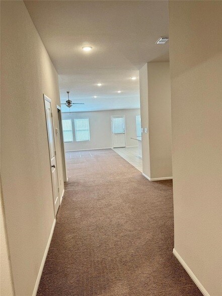 Building Photo - 6122 Heron Dr