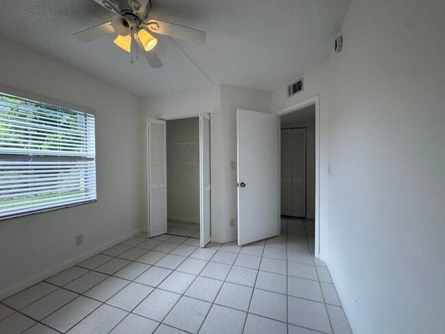 Building Photo - 2750 Forest Hills Blvd