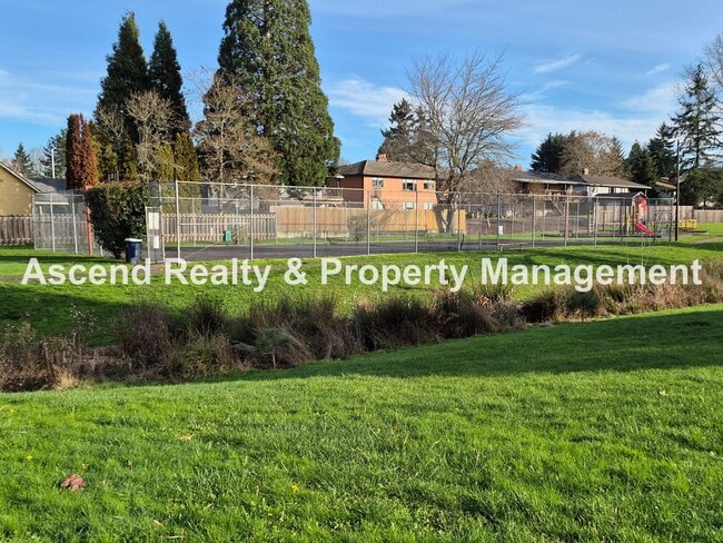 Building Photo - Need Space? This is the Place! Available NOW~Beautifully Updated 4Bed/3Bath Backs to Park Pets OK