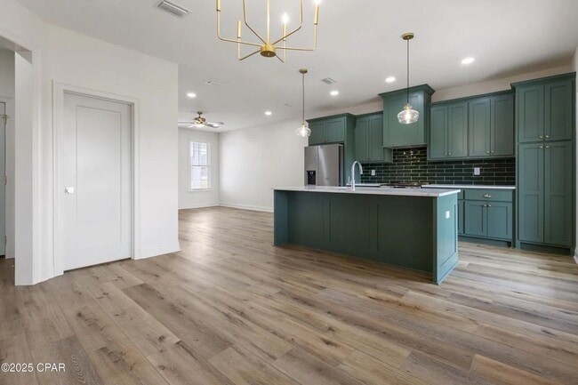 Building Photo - 4 bedroom 2.5 bath House